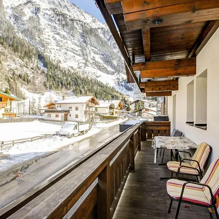 In Near Soelden Lift Appartement *